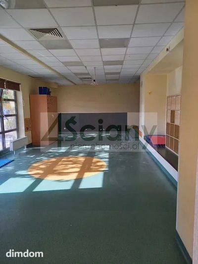 Lokal uługowy 145 m2 na parterze budynku mieszkalnego po byłym przedszkolu. - 2