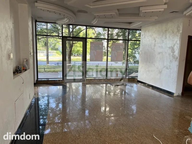 Lokal użytkowy o powierzchni 78 m na parterze , wejście od ulicy , duże witryny. - 100169068.jpg