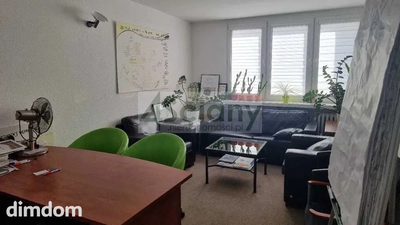 Do wynajęcia lokal na kancelarię bądź inne biuro w samym centrum obok Marriotta na 2. piętrze (z windą), lokal jest dwustronny i cichy ( z jednej strony widok na wewnętrzne podwórze - zielony skwer,…