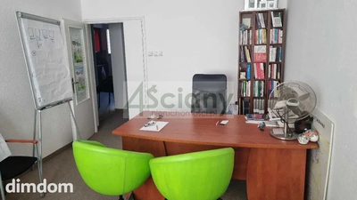Do wynajęcia lokal na kancelarię bądź inne biuro w samym centrum obok Marriotta na 2. piętrze (z windą), lokal jest dwustronny i cichy ( z jednej strony widok na wewnętrzne podwórze - zielony skwer,… - 2