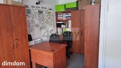 Do wynajęcia lokal na kancelarię bądź inne biuro w samym centrum obok Marriotta na 2. piętrze (z windą), lokal jest dwustronny i cichy ( z jednej strony widok na wewnętrzne podwórze - zielony skwer,… - 3