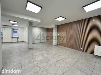 Na wynajem lokal usługowy o powierzchni 65 m2 zlokalizowany w centrum Ursusa Niedźwiadek. Powierzchnia o długości 10,30 i szerokości 5,10 metrów (na końcu rozszerzona do prawie 8 metrów) z dużą oszkl…