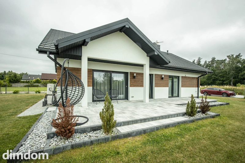 Parterowy dom z pompą ciepła na działce 13 arów! - 113876513.jpg