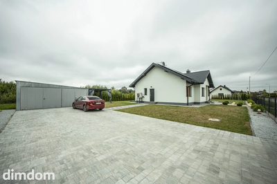 Parterowy dom z pompą ciepła na działce 13 arów! - 2
