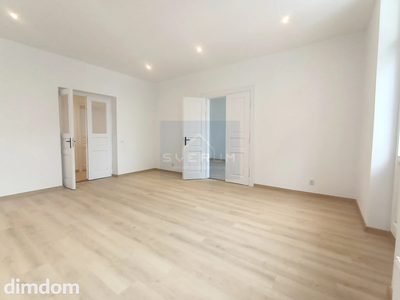 Lokal biurowy z balkonem w Centrum !!!