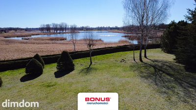 Działka budowlana z linią brzegową