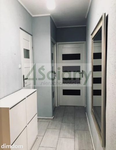 Na sprzedaż mieszkanie o powierzchni 48 m², położone na 4 piętrze w 4-piętrowym budynku na warszawskich Bielanach. Lokal stanowi pełną własność z księgą wieczystą, co umożliwia zakup na kredyt. - 3