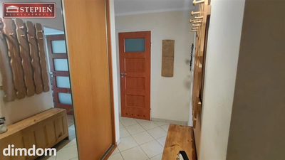 Na sprzedaż dwustronne, w pełni rozkładowe mieszkanie o powierzchni użytkowej  63 m²  (pow. całkowita 68,3 m²), usytuowane na niezwykle pożądanym  I piętrze  w docieplonym bloku przy ul. Wyszyńskiego… - 3