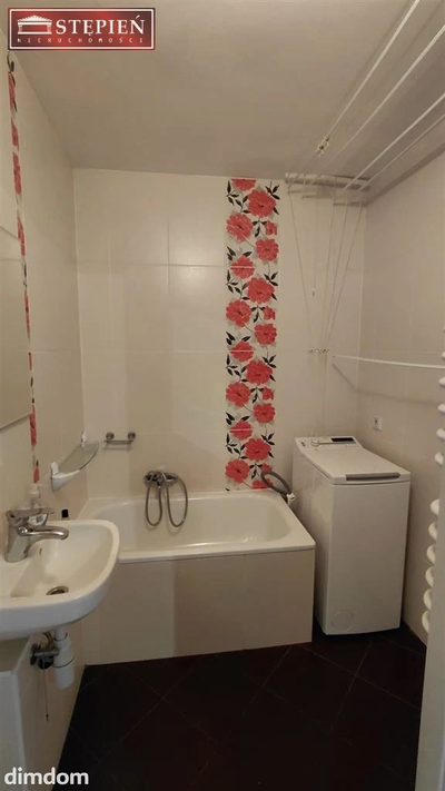 Na sprzedaż dwustronne, w pełni rozkładowe mieszkanie o powierzchni użytkowej  63 m²  (pow. całkowita 68,3 m²), usytuowane na niezwykle pożądanym  I piętrze  w docieplonym bloku przy ul. Wyszyńskiego… - 2