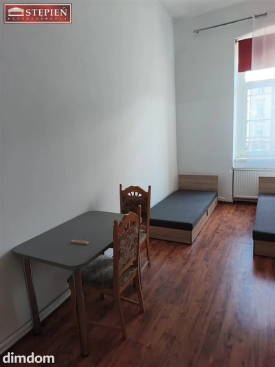 Gotowy biznes lub piętro secesyjnej kamienicy.