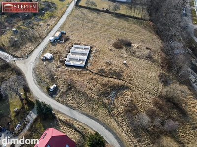 Działka z rozpoczętą budową 3 budynków. - 2