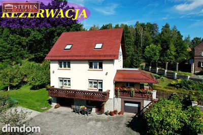Piękny dom z dużym ogrodem