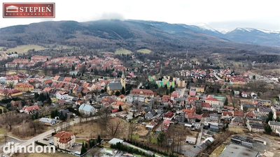 Oferuję na sprzedaż dwie atrakcyjne działki budowlane o łącznej powierzchni 1 504 m², położone w malowniczej miejscowości Kowary, zaledwie kilka minut spacerem od centrum miasta. Nieruchomość oznaczo… - 4