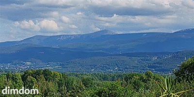 Dom z basenem w ustronnym miejscu. - 2