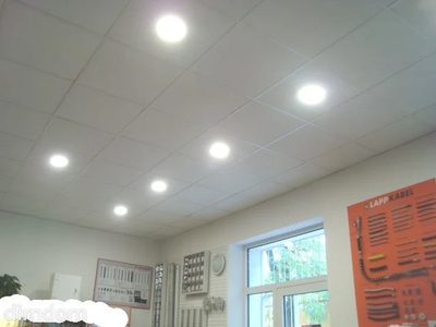 Do sprzedaży hala handlowo- usługowo produkcyjna, położona na działce, zakwalifikowanej jako teren przemysłowy, przy jednej z głównych ulic na trasie Wałbrzych-Wrocław.