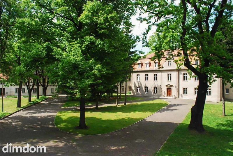 Piękny kompleks pałacowo-parkowy - 92735929.jpg