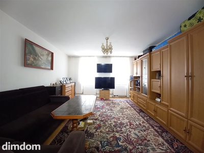 Oferuję do sprzedaży mieszkanie w centrum Boguszowa-Gorc, położone nieopodal samego Rynku. Na powierzchnię mieszkalną 29,60 m2 składają się przestronny pokój, kuchnia oraz łazienka wraz z toaletą. Og… - 2