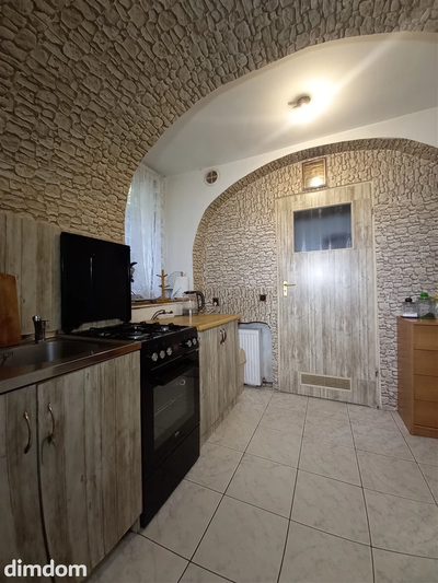 Oferuję do sprzedaży mieszkanie w centrum Boguszowa-Gorc, położone nieopodal samego Rynku. Na powierzchnię mieszkalną 29,60 m2 składają się przestronny pokój, kuchnia oraz łazienka wraz z toaletą. Og… - 4