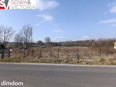 Na sprzedaż działka przemysłowo - usługowa o powierzchni  0,7358 ha w malowniczej, centralnej części Dziećmorowic w pobliżu Wałbrzycha. Działka znajduje się przy drodze asfaltowej, co zapewnia łatwy…