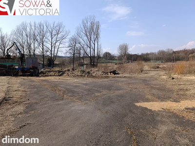 Na sprzedaż działka przemysłowo - usługowa o powierzchni 0,7358 ha w malowniczej, centralnej części Dziećmorowic w pobliżu Wałbrzycha. Działka znajduje się przy drodze asfaltowej, co zapewnia łatwy… - 5