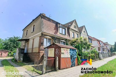 Na sprzedaż 4 pokojowe mieszkanie bezczynszowe o powierzchni 85,6 m2 usytuowane na parterze dwulokalowego budynku mieszkalnego zlokalizowanego w centrum miasta- ul. 1-go Maja. Mieszkanie jasne, przes…