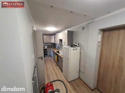 Mam przyjemność przedstawić atrakcyjne mieszkanie w częściowo odrestaurowanej kamienicy posadowione na trzecim piętrze. - 4