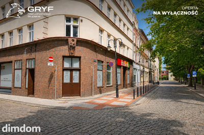Reprezentacyjny lokal użytkowy w ścisłym centrum Słupska — narożnik ulic Filmowej i Nowobramskiej, była placówka bankowa, dwa niezależne wejścia