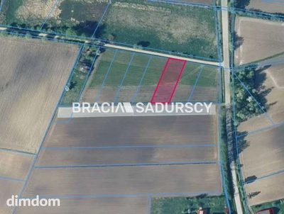 Działka w całości budowlana o pow.: 1313 m2 - 4