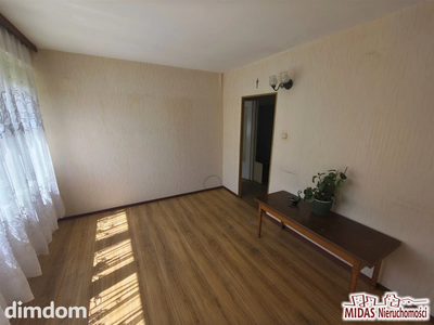 1 piętro, 33m2, 2 pokoje, parking- blisko lasu !