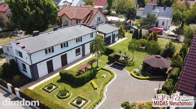 Oficyna w bardzo dobrej lokalizacji