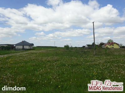 Oferujemy do sprzedaży działkę budowlaną o powierzchni 1160 m², położoną bezpośrednio przy ulicy w sąsiedztwie działek zabudowanych oraz przeznaczonych pod zabudowę