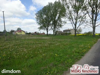 Oferujemy do sprzedaży działkę budowlaną o powierzchni 1160 m², położoną bezpośrednio przy ulicy w sąsiedztwie działek zabudowanych oraz przeznaczonych pod zabudowę - 2