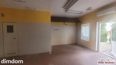 Lokal usługowy 28,60m2, parking, otoczenie bloków - 3