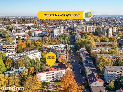 Lokal mieszkalno-usługowy w centrum.