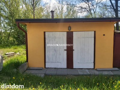 Chrzanów, ul. Kolonia Fabryczna - do sprzedania garaż (z możliwym najemcą)