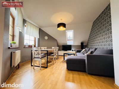 Apartament dwupoziomowy z widokiem na Karkonosze