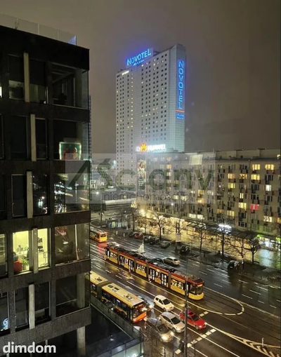 Do sprzedaży 2-pokojowe mieszkanie o powierzchni 42 m², położone na 6 piętrze w budynku z windą. Nieruchomość znajduje się w ścisłym centrum Warszawy – przy skrzyżowaniu ulic Marszałkowskiej i Żuraw… - 2