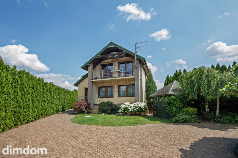 Dom z dużą działką - dwurodzinny w Adamowie - dd_a513d171_ds_CZE-980520_1.jpg