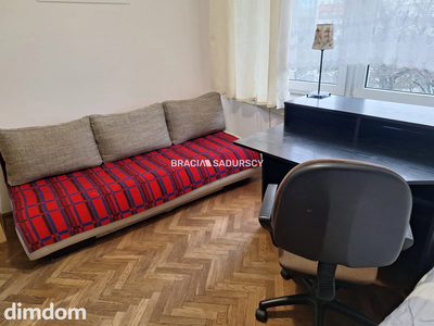 2-pok, ul. Królewska, parking dla mieszkańców
