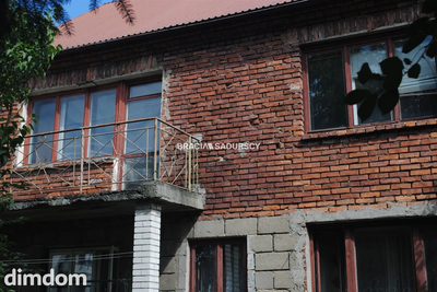 Budynek z lat 70-tych w Targowisku gm.Kłaj - 2