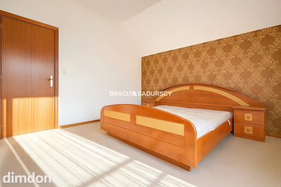 Dom na Woli Justowskiej, garaż na 2 samochody. - 4