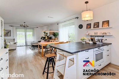 Na sprzedaż dom wolnostojący o powierzchni 97 m2 usytuowany na działce o powierzchni 582 m2 zlokalizowany w Zielonej Górze- dzielnica Sucha Osiedle Złote Piaski. Dom komfortowy, jasny i przestronny. - 4