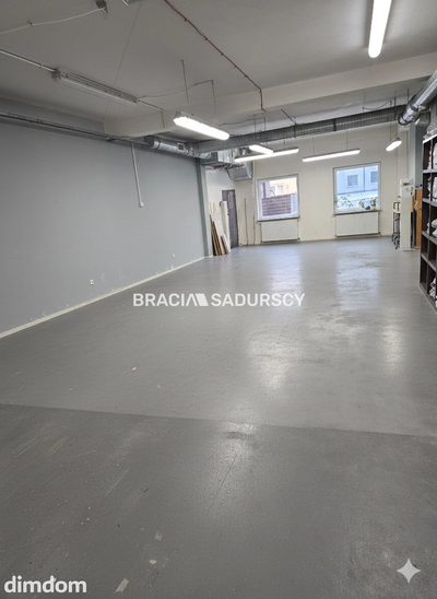Na sprzedaż przestronny lokal użytkowy o powierzchni 265 m² - 4