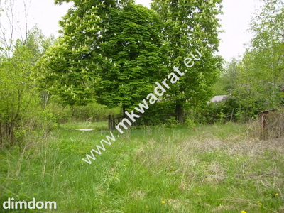 Działka budowlana o wymiarach 40 x 27. Działka z wjazdem z dwóch stron od ulicy asfaltowej i od drogi wewnętrznej -  wygodna do zagospodarowania. Nieruchomość zgodnie z miejscowym planem zagospodarow… - 4
