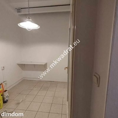 Lokal użytkowy z witryną przy głównej ulicy -Praga - 4