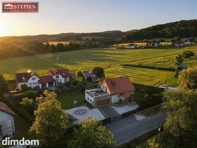 Dom z pięknym ogrodem i widokiem na Śnieżke.