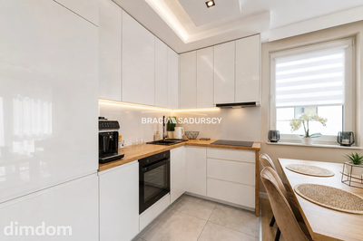 3 pok|wysoki standard|duży balkon|ul. Kantarowicka - 4