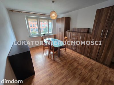 2 pokojowe mieszkanie o powierzchni 35,7m2 położone na I piętrze w IV piętrowym bloku w centrum miasta przy Alei Piastów - 5
