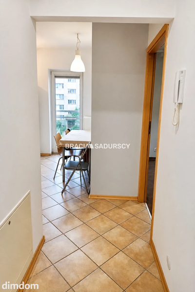 2 pok (oddzielne) 34m2  blisko centrum z garażem - 3