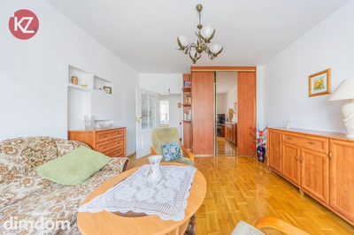 Na sprzedaż przestronne  mieszkanie o powierzchni  70,40 m² , położone na  parterze wraz z garażem  w spokojnej dzielnicy  Zamość  w  Pile . - 3